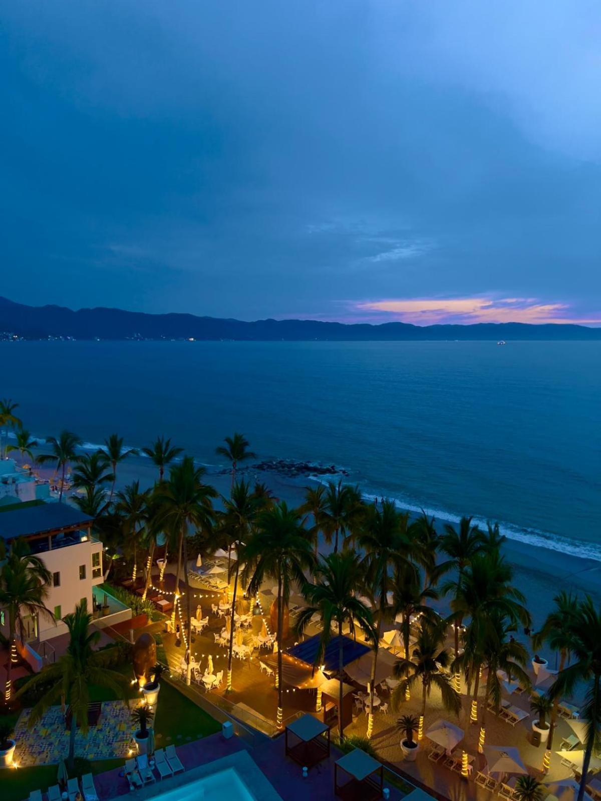 Icon Vallarta, Puerto Vallarta Exteriör bild