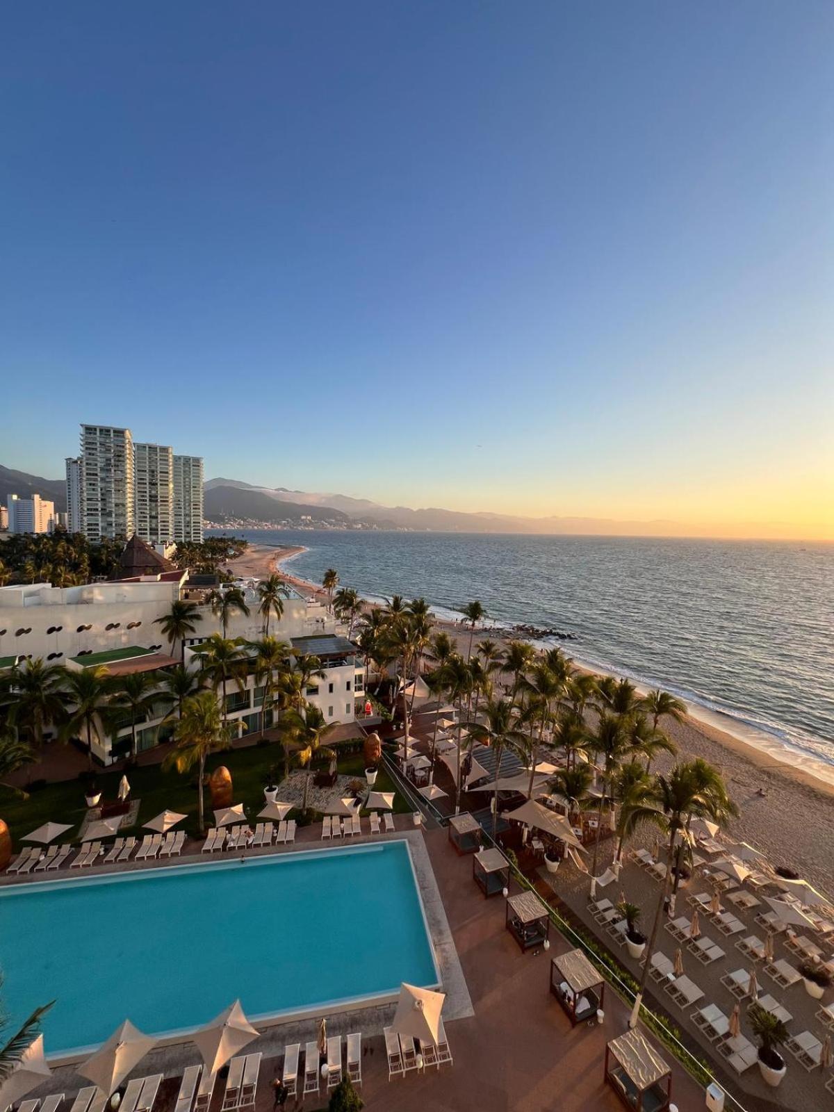Icon Vallarta, Puerto Vallarta Exteriör bild